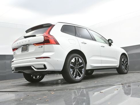 New 2026 Volvo XC60 B5 Plus w/ Protection Package Premier AWD/4WD image 34