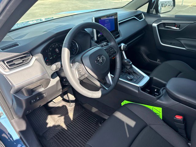 Used 2025 Toyota RAV4 SE AWD/4WD image 24