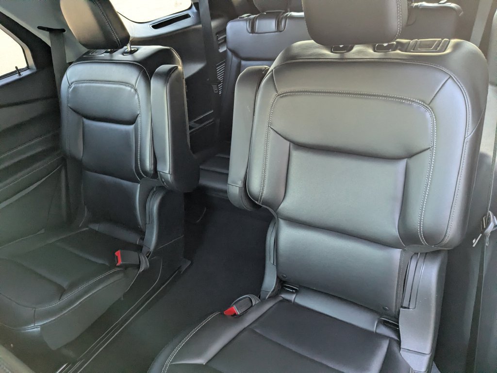 Used 2024 Ford Explorer XLT w/ Equipment Group 202A AWD/4WD image 23