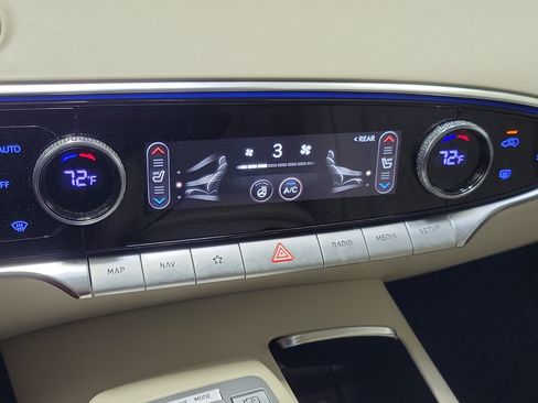 Used 2022 Genesis GV70 3.5T Sport w/ Sport Prestige Package AWD/4WD image 29