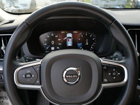 Used 2020 Volvo XC60 T5 Momentum w/ Protection Package Premier AWD/4WD image 23