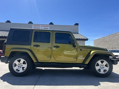 Used 2008 Jeep Wrangler Unlimited Sahara w/ Dual Top Group image 7