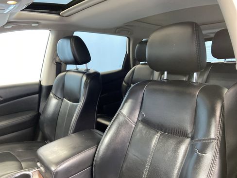 Used 2017 Nissan Pathfinder Platinum w/ Midnight Edition Package image 8