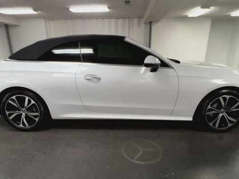 Used 2024 Mercedes-Benz CLE 300 4MATIC Cabriolet image 9