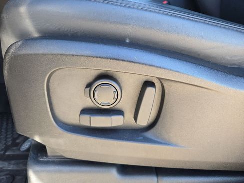 Used 2023 Land Rover Defender 110 Carpathian Edition image 16