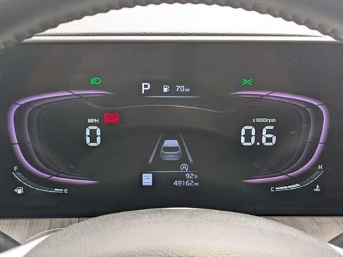 Used 2024 Kia Telluride EX w/ EX Captain's Chair Package FWD image 32