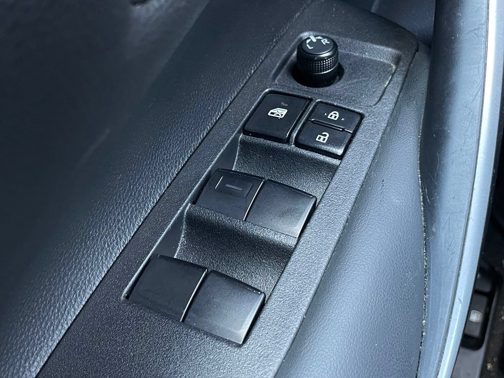 Used 2025 Toyota Corolla SE FWD image 11