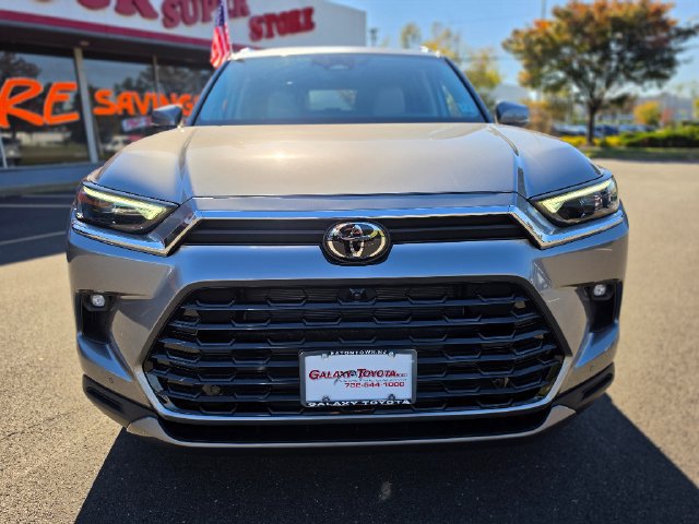 Used 2026 Toyota Grand Highlander AWD image 2