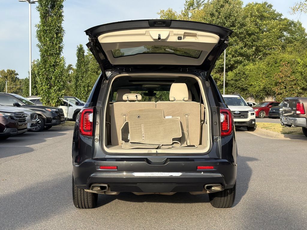 Used 2021 GMC Acadia Denali w/ Denali Technology Package FWD image 15