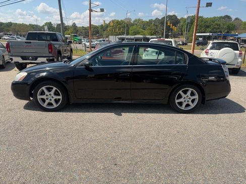 Used 2004 Nissan Altima 3.5 SE w/ Leather Sport Pkg image 15