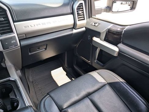 Used 2022 Ford F250 Lariat w/ Lariat Ultimate Package AWD/4WD image 17
