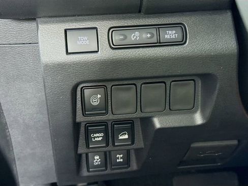 Used 2022 Nissan Frontier PRO-4X w/ Technology Package image 11