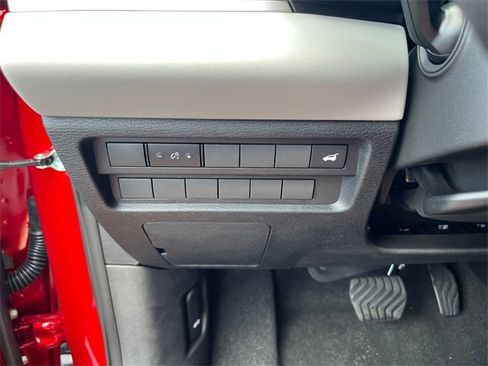 New 2025 Mitsubishi Outlander SE image 17