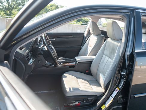 Used 2017 Lexus ES 350 w/ Luxury Package FWD image 16