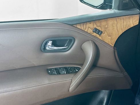 Used 2016 INFINITI QX80 Limited w/ All Season Package image 25