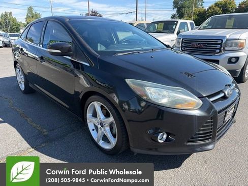 Used 2014 Ford Focus Titanium FWD image 3