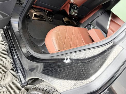 Used 2023 BMW iX xDrive50 w/ Sport Package image 41