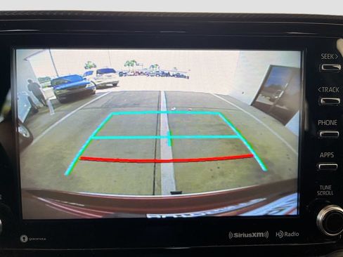 Used 2022 Toyota Highlander XSE FWD image 14
