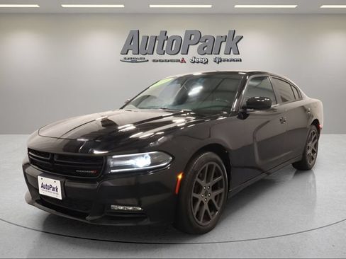 Used 2016 Dodge Charger SXT w/ AWD Plus Group image 3