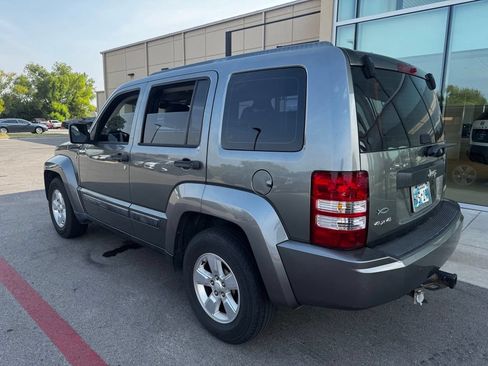 Used 2012 Jeep Liberty Sport AWD/4WD image 6