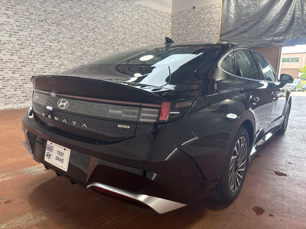 New 2026 Hyundai Sonata Limited FWD image 7