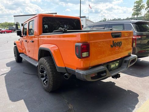 Used 2025 Jeep Gladiator Sport AWD/4WD image 6