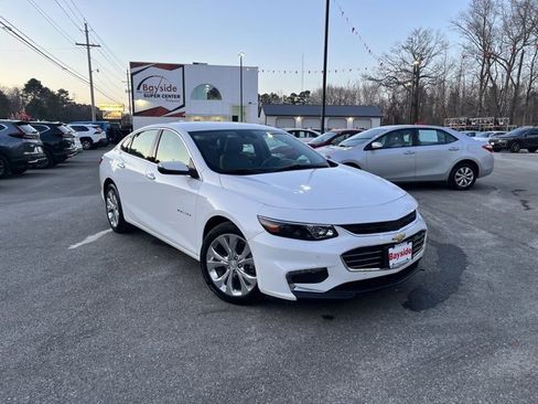 Used 2018 Chevrolet Malibu Premier w/ Driver Confidence Package image 2