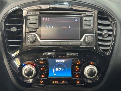 Used 2015 Nissan Juke SV image 15