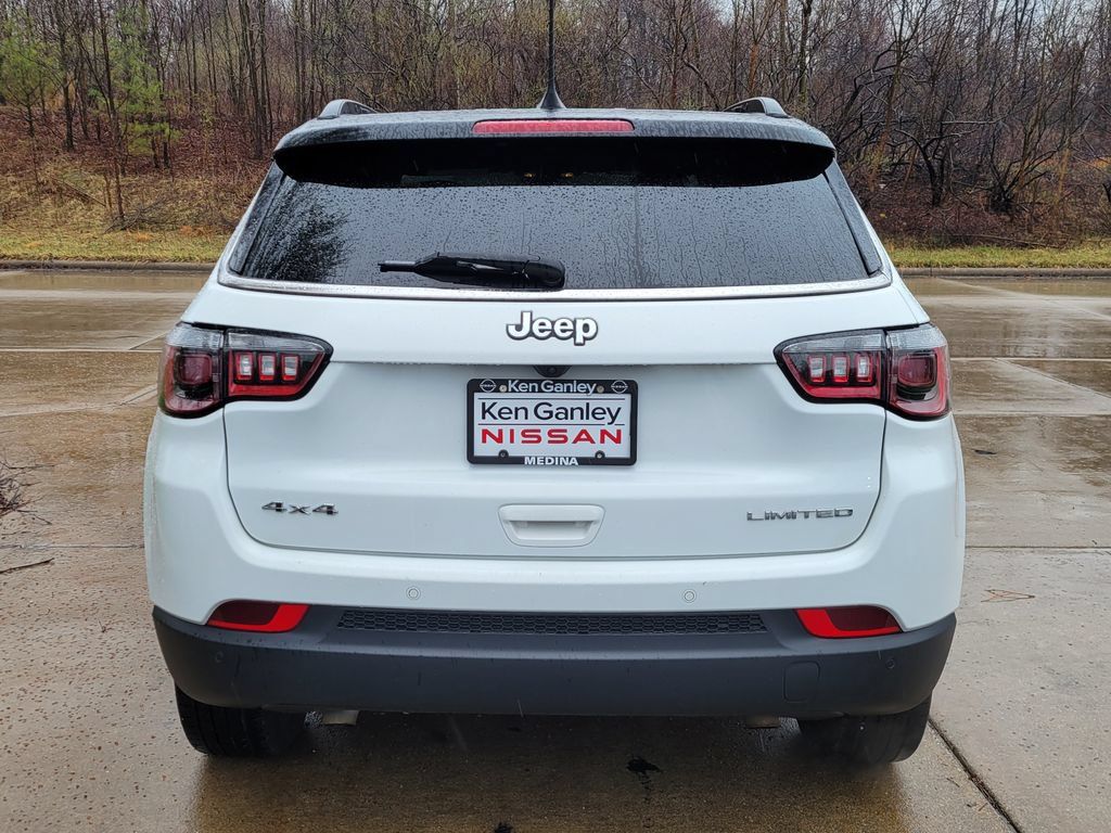 Used 2025 Jeep Compass Limited AWD/4WD image 4