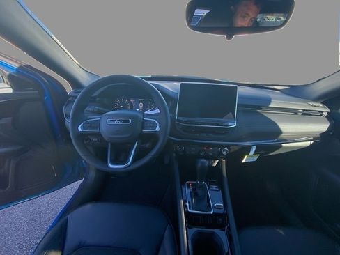 New 2026 Jeep Compass Latitude image 19