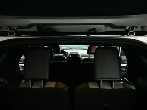 Used 2017 Ford Explorer XLT w/ Equipment Group 202A image 36