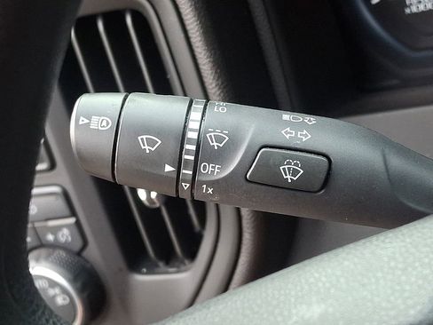 Used 2025 Chevrolet Silverado 1500 Custom image 24