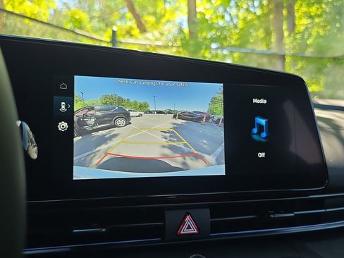 New 2025 Hyundai Elantra SEL image 24