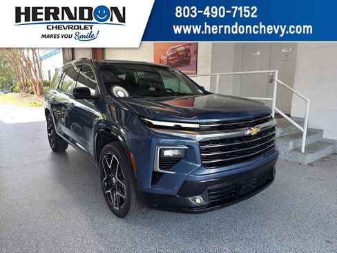 Used 2025 Chevrolet Traverse High Country image 1