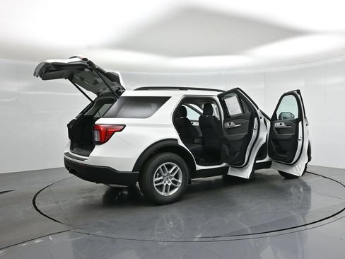 New 2026 Ford Explorer Active RWD image 4