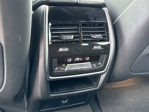 Used 2022 BMW X5 sDrive40i w/ Premium Package image 12