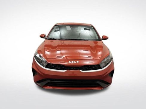 Certified 2022 Kia Forte LXS FWD image 2