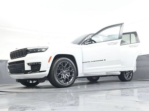Used 2025 Jeep Grand Cherokee L Summit AWD/4WD image 45