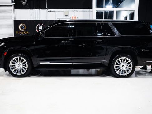 Used 2021 Cadillac Escalade ESV Premium Luxury w/ LPO, Floor Liner Package AWD/4WD image 4