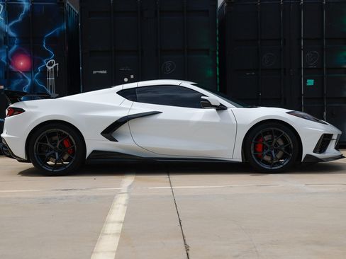 Used 2020 Chevrolet Corvette Stingray Coupe w/ Z51 Performance Package RWD image 16