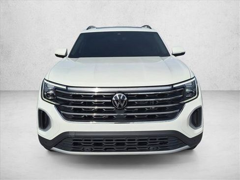 Used 2024 Volkswagen Atlas SE FWD image 2