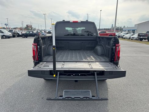 Used 2024 Ford F150 XLT w/ FX4 Off-Road Package image 18