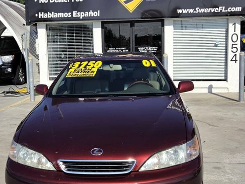 Used 2001 Lexus ES 330 FWD image 2