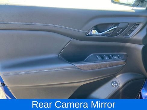 Used 2023 GMC Acadia Denali w/ Denali Ultimate Package image 18