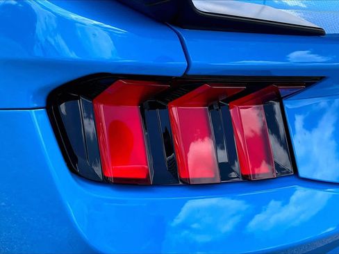 Used 2025 Ford Mustang Coupe RWD image 28