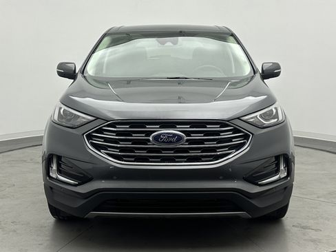 Used 2024 Ford Edge Titanium image 2