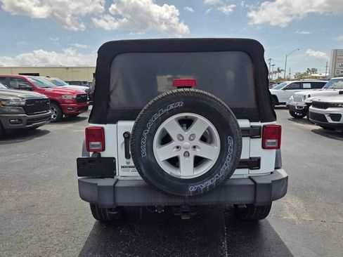 Certified 2018 Jeep Wrangler Unlimited Sport S image 9
