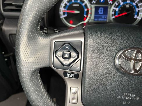 Used 2015 Toyota 4Runner SR5 AWD/4WD image 26