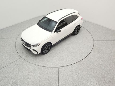 Used 2025 Mercedes-Benz GLC 350e 4MATIC image 9