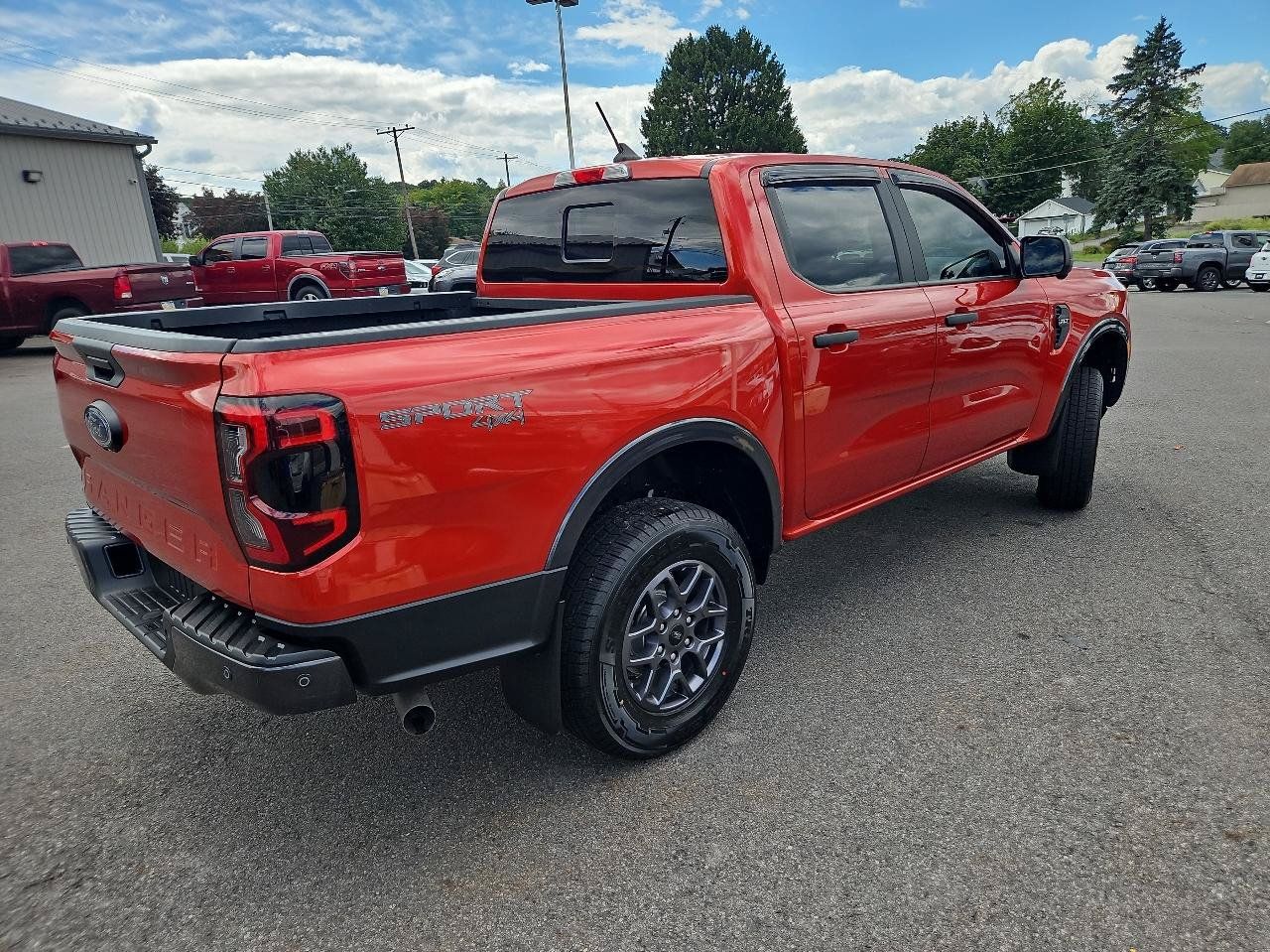Used 2024 Ford Ranger XLT w/ Technology Package AWD/4WD image 3